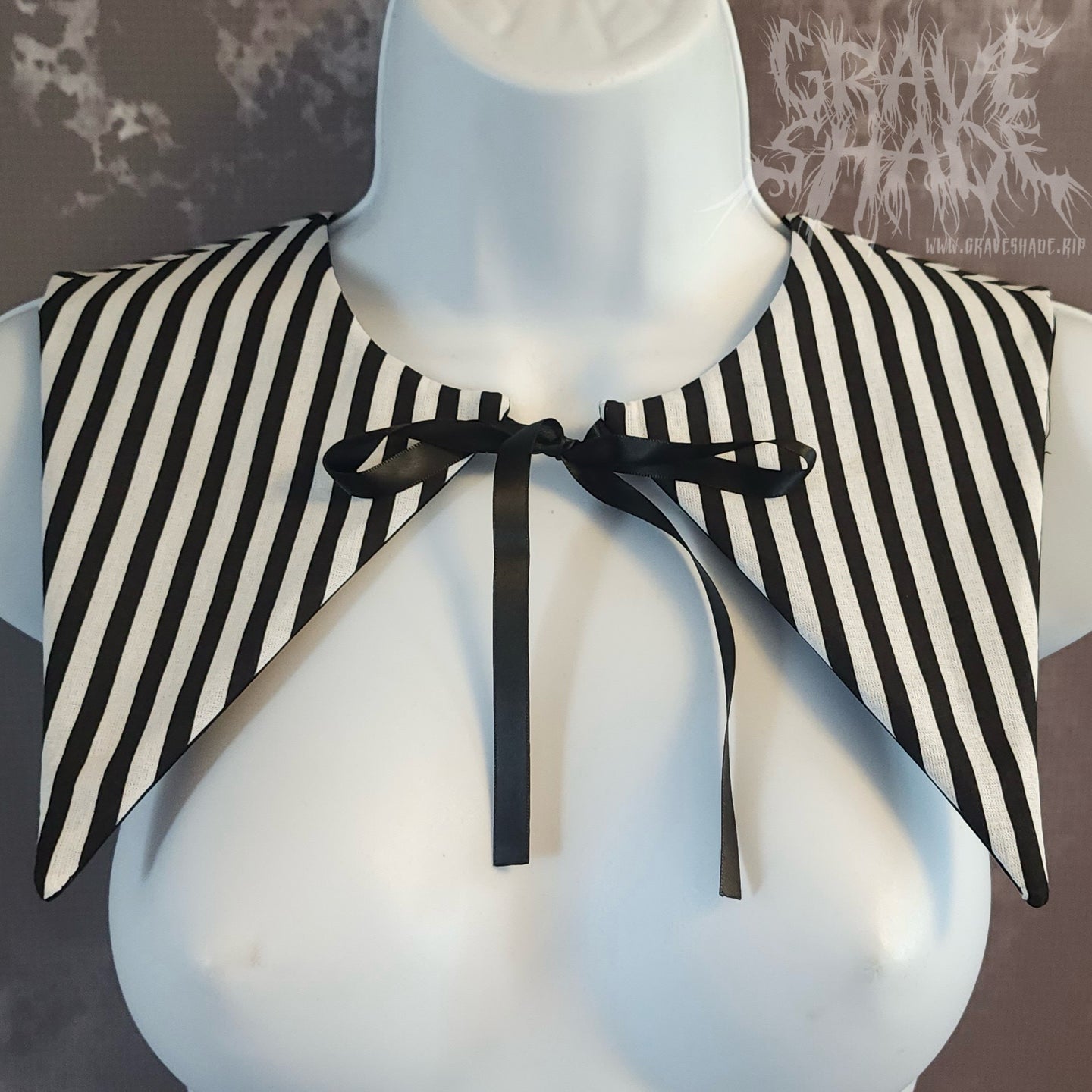 Striped Vellichor Removable Gothic Collar Accessory