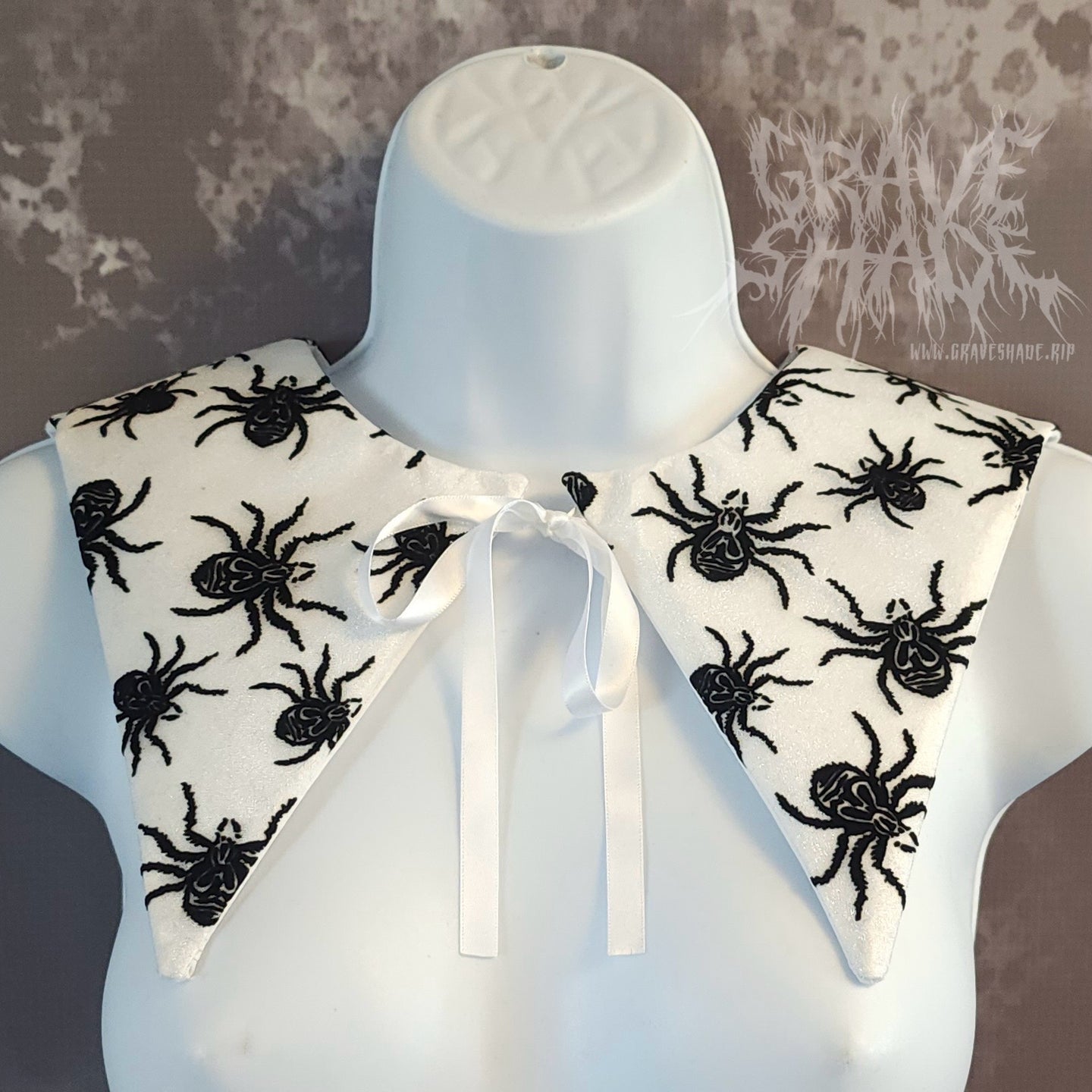 Velvet Web Vellichor Removable Gothic Collar Accessory