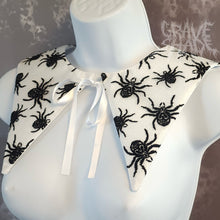 Load image into Gallery viewer, Velvet Web Vellichor Removable Gothic Collar Accessory
