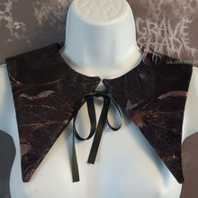 Load image into Gallery viewer, Leaf Decay Vellichor Removable Gothic Collar Accessory
